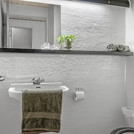 Apartment Edisa - 50m From The Sea By Interhome *