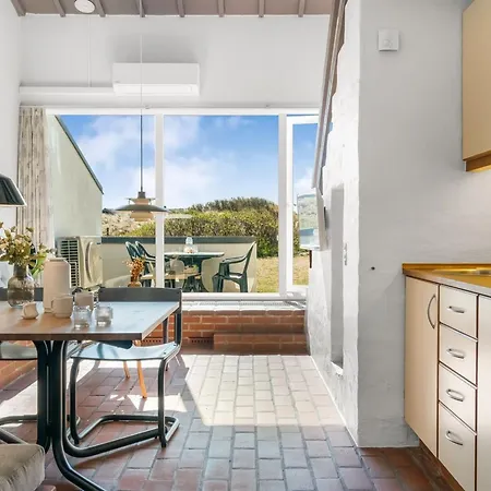 Edisa - 50m From The Sea By Interhome